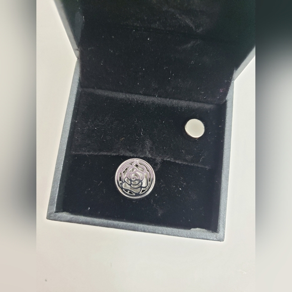 Aromatherapy Diffuser - Magnetic - Picture 4 of 7